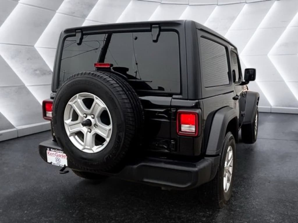 Used 2021 Jeep Wrangler Sport SUV