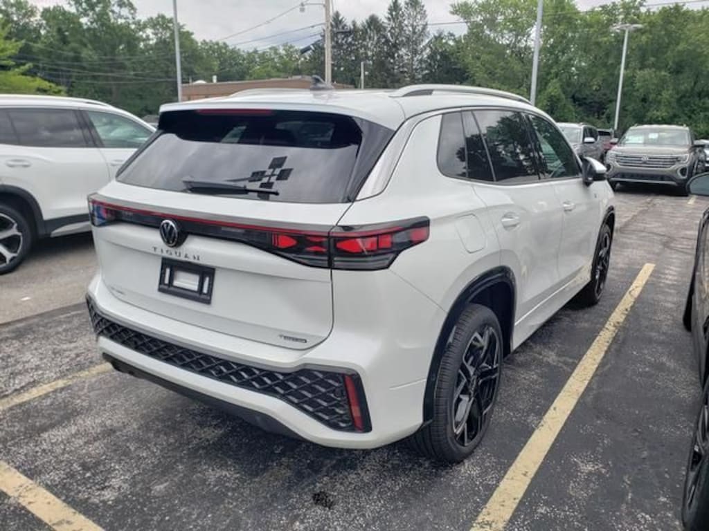 New 2026 Volkswagen Tiguan SEL R-Line Turbo SUV