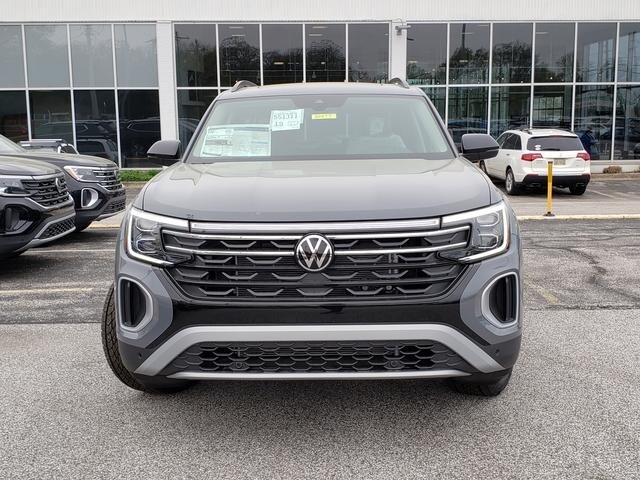2025 Volkswagen Atlas Peak Edition SE photo 2