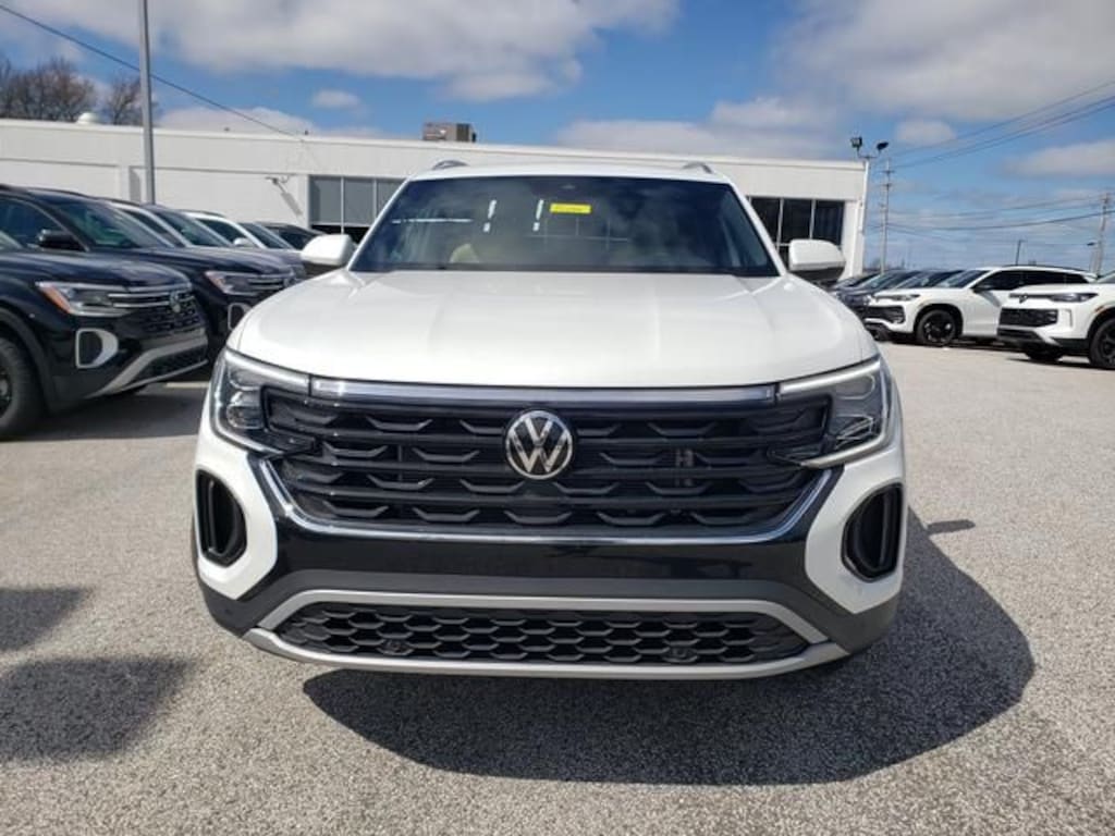 New 2026 Volkswagen Atlas Cross Sport 2.0T SE w/Technology SUV