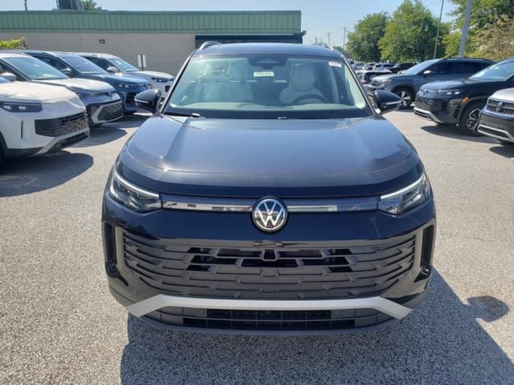 New 2026 Volkswagen Tiguan SE SUV