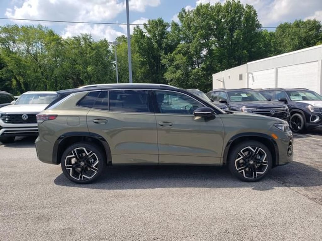 New 2026 Volkswagen Tiguan 2.0T SEL R-Line Turbo SUV
