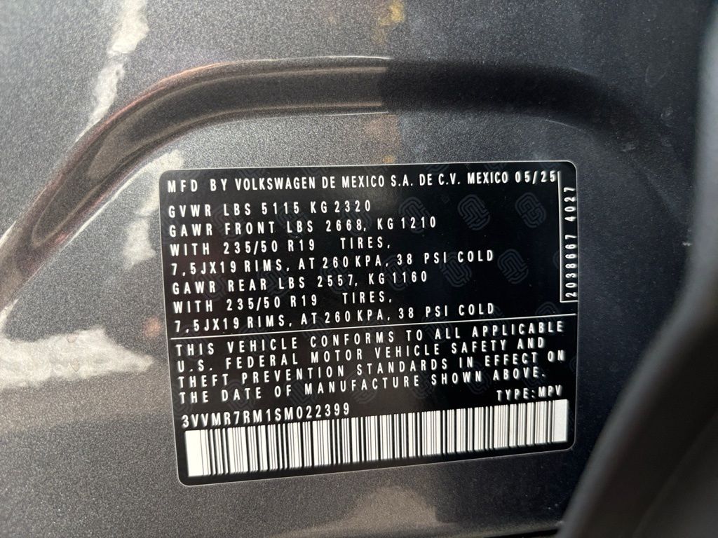 2025 Volkswagen Tiguan SE - Photo 27