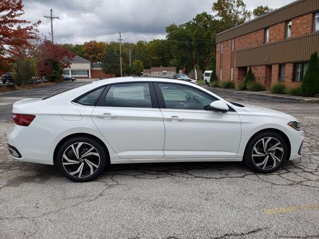 2026 Volkswagen Jetta 1.5T SEL photo 3