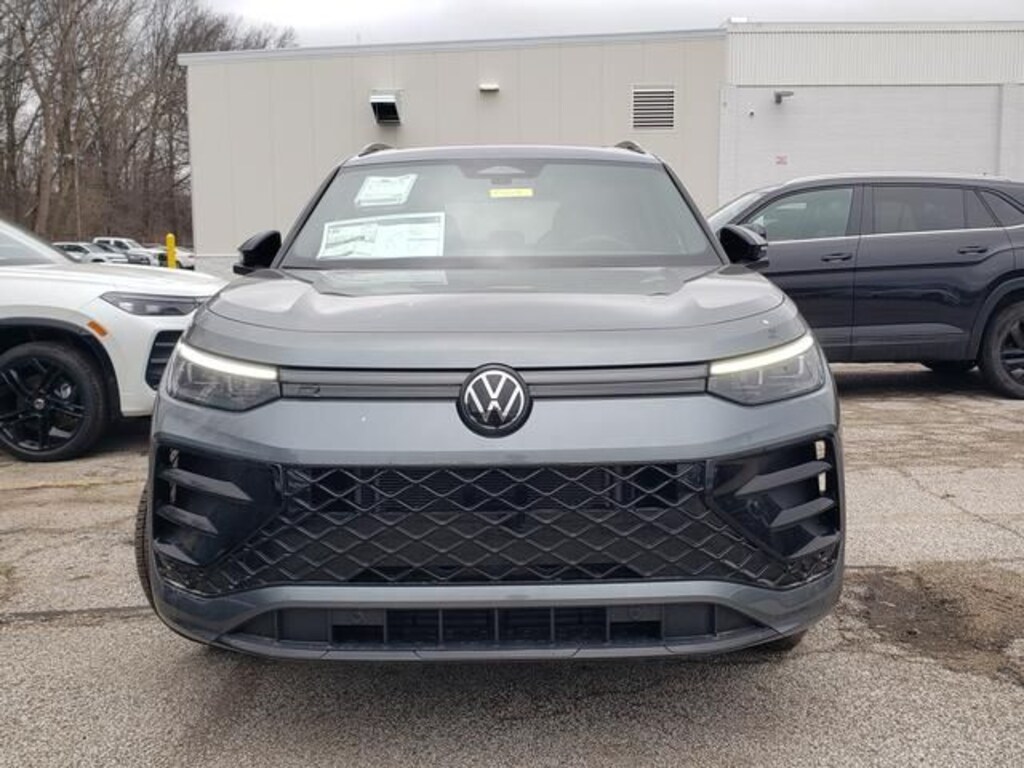 New 2026 Volkswagen Tiguan 2.0T SE R-Line Black SUV