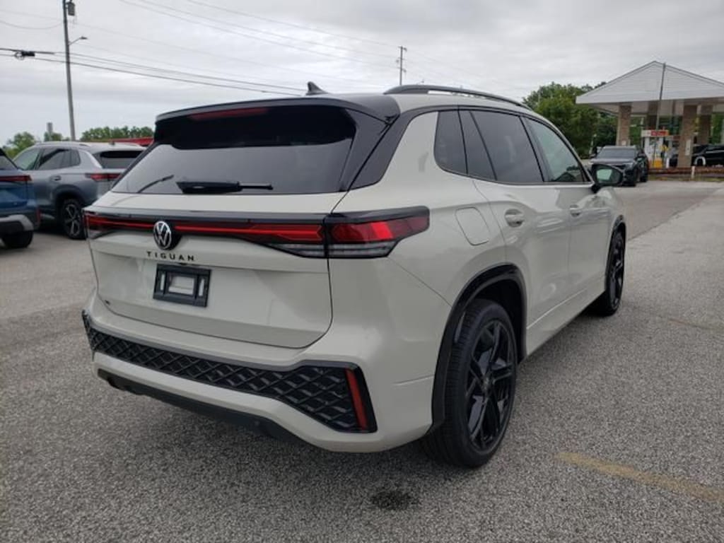New 2026 Volkswagen Tiguan 2.0T SE R-Line Black SUV