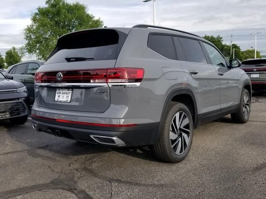 New 2026 Volkswagen Atlas SE w/Technology SUV