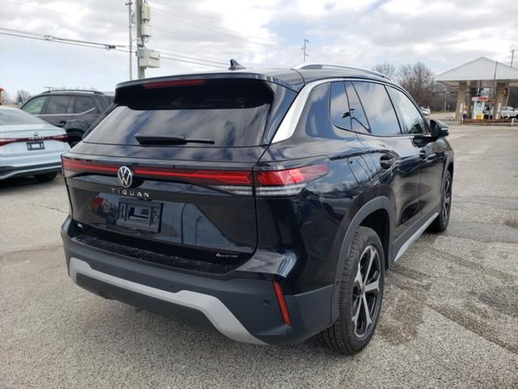 New 2026 Volkswagen Tiguan 2.0T SE SUV