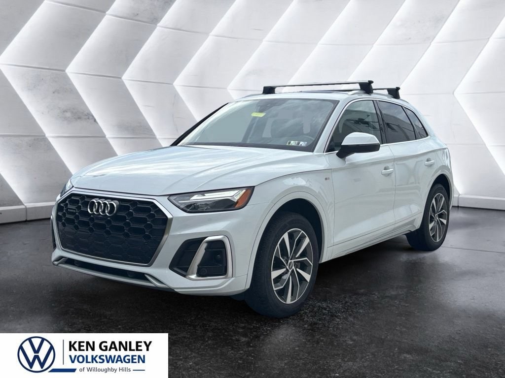 2022 Audi Q5 45 Premium Plus's photo