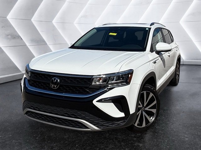 2023 Volkswagen Taos SE photo 2