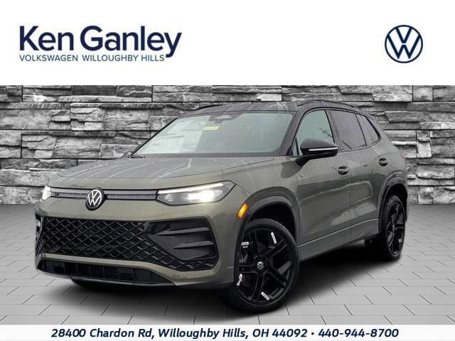 2026 Volkswagen Tiguan SE R-LINE BLACK's photo