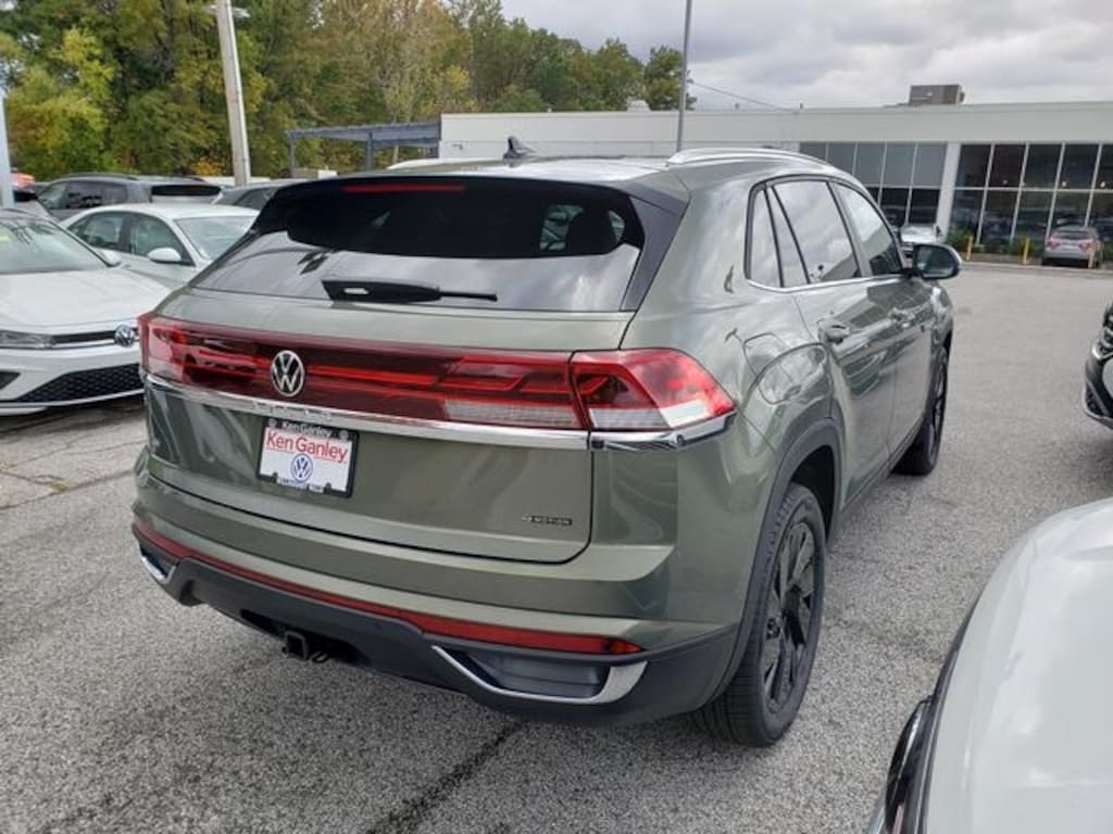 New 2026 Volkswagen Atlas Cross Sport 2.0T SE w/Technology SUV