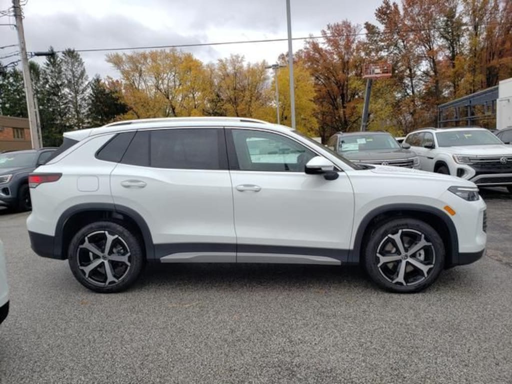 New 2026 Volkswagen Tiguan 2.0T SE SUV