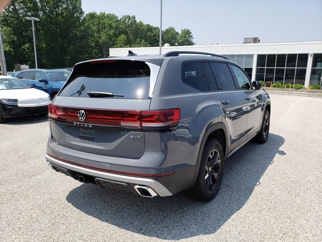 2025 Volkswagen Atlas Peak Edition SE photo 4