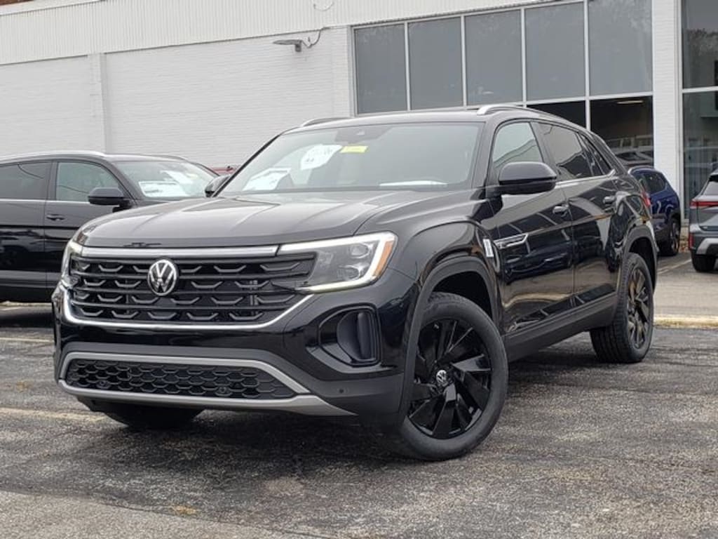 New 2026 Volkswagen Atlas Cross Sport 2.0T SE w/Technology SUV