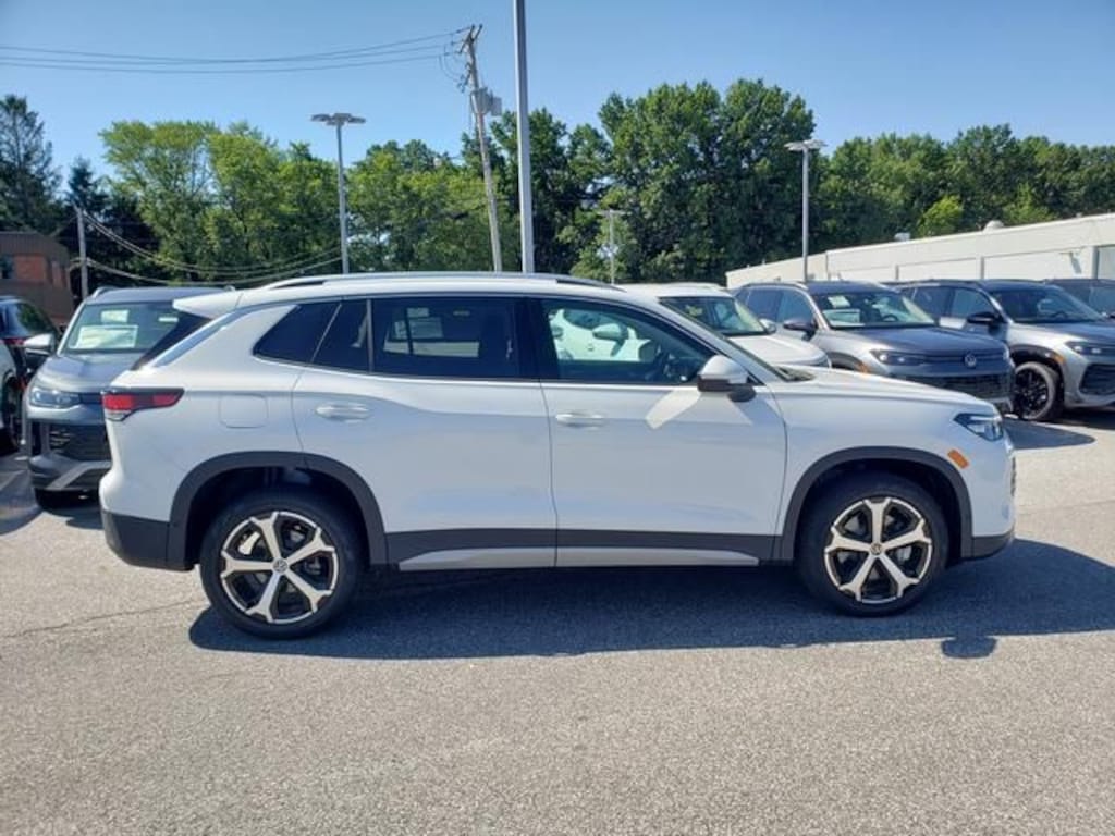 New 2026 Volkswagen Tiguan SE SUV