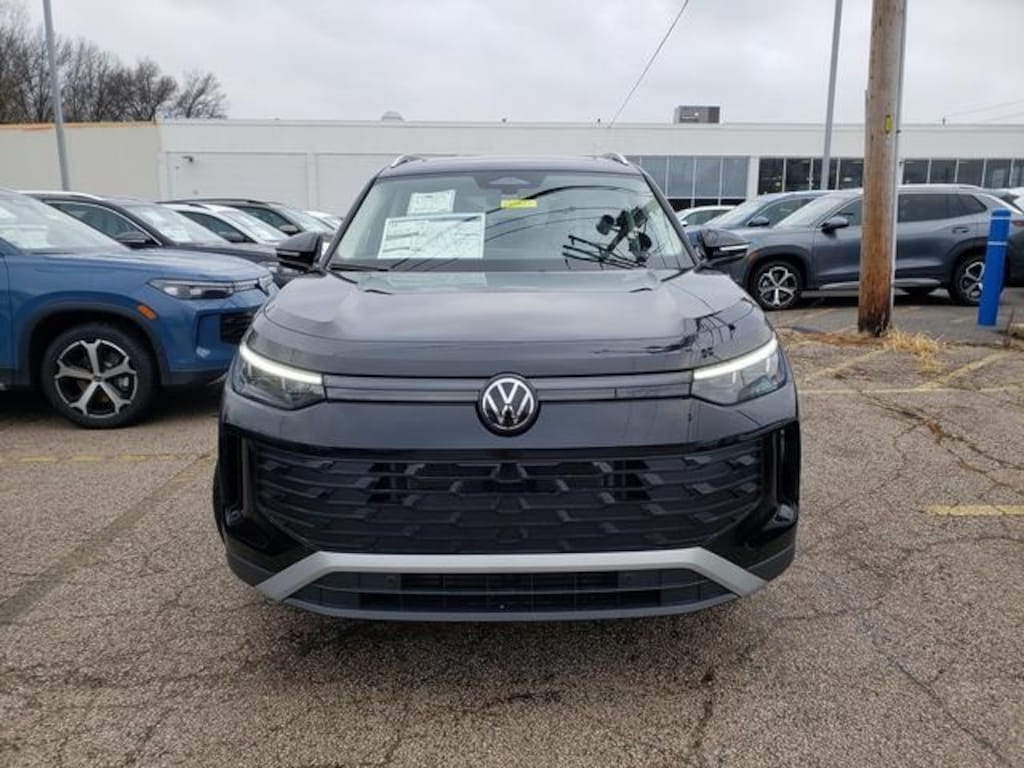 New 2026 Volkswagen Tiguan 2.0T SE SUV