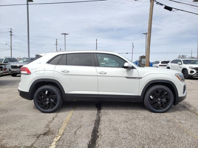 2025 Volkswagen Atlas Cross Sport SE Technology photo 3