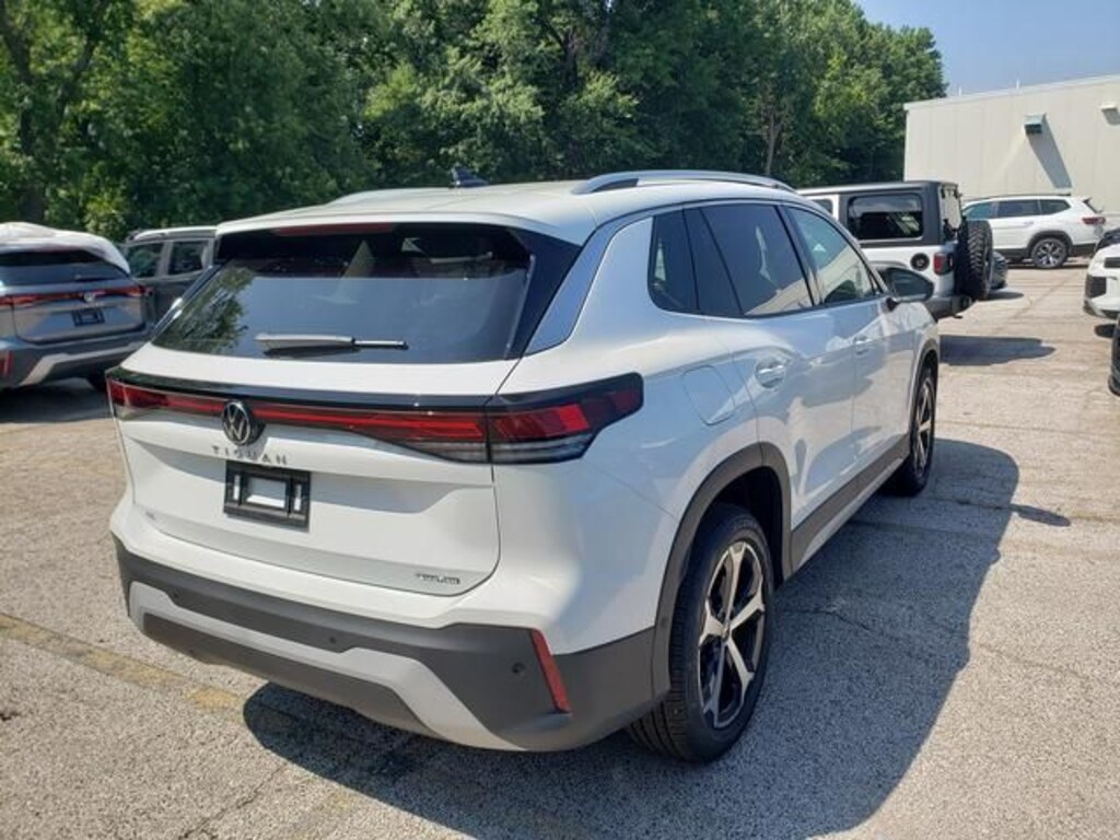 New 2026 Volkswagen Tiguan SE SUV