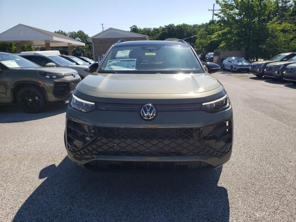 New 2026 Volkswagen Tiguan 2.0T SE R-Line Black SUV