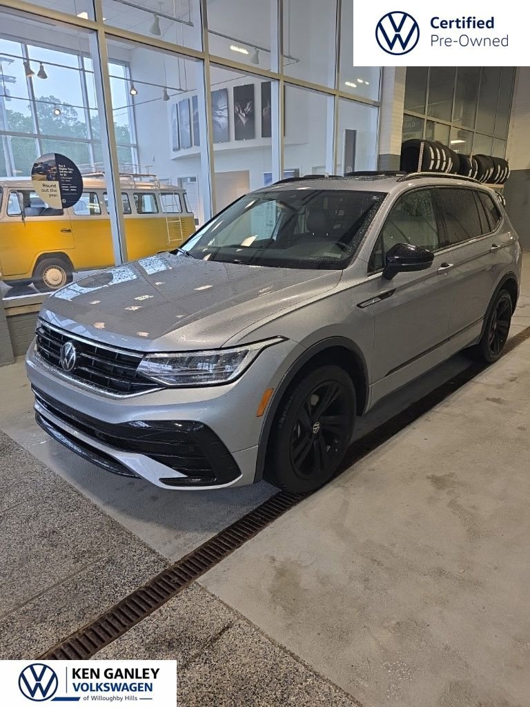 2024 Volkswagen Tiguan 2.0T SE R-Line Black 4Motion's photo