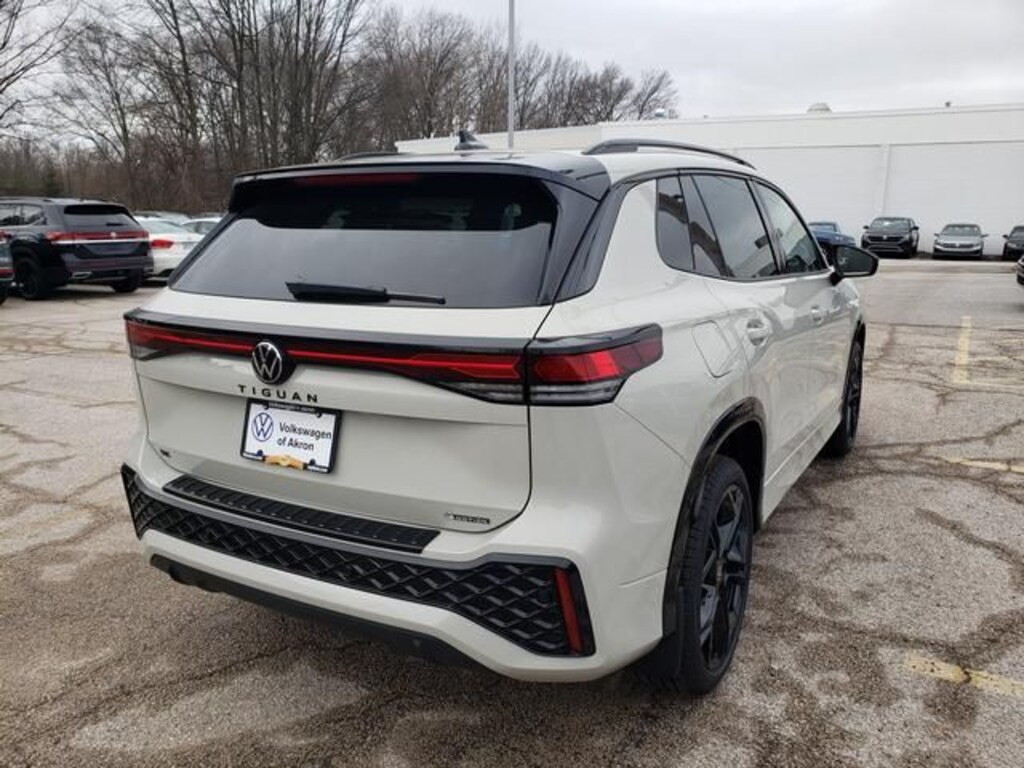New 2026 Volkswagen Tiguan 2.0T SE R-Line Black SUV
