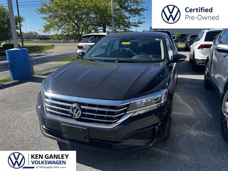 2020 Volkswagen Passat 2.0T R-Line Auto's photo
