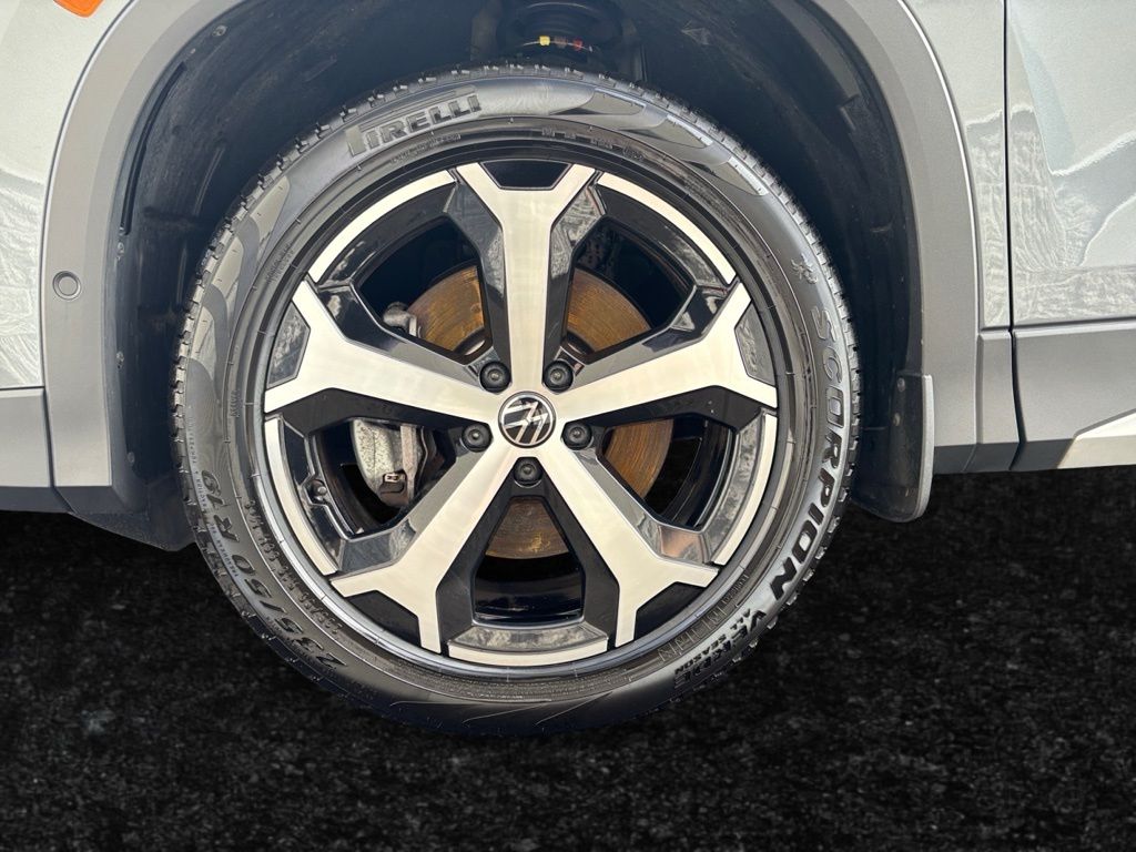 2025 Volkswagen Tiguan SE - Photo 9