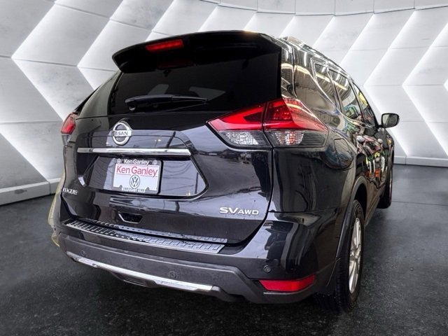 2020 Nissan Rogue SV photo 4