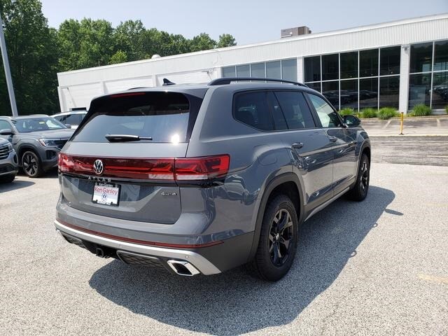 2025 Volkswagen Atlas Peak Edition SE photo 4
