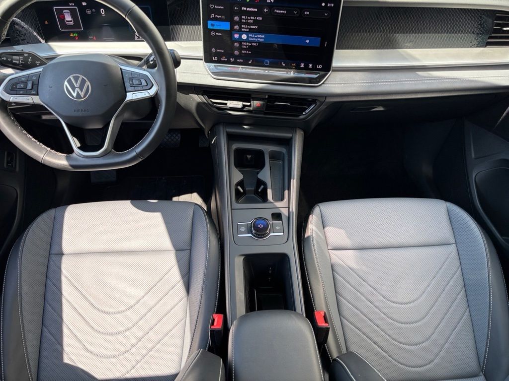 2025 Volkswagen Tiguan SE - Photo 18