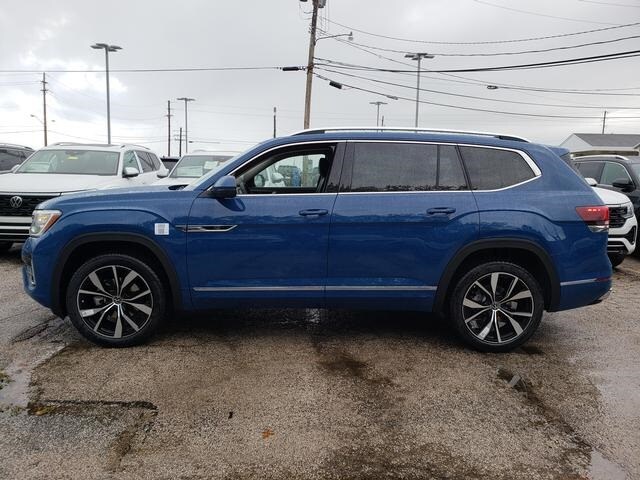 2025 Volkswagen Atlas SEL Premium R-Line photo 2