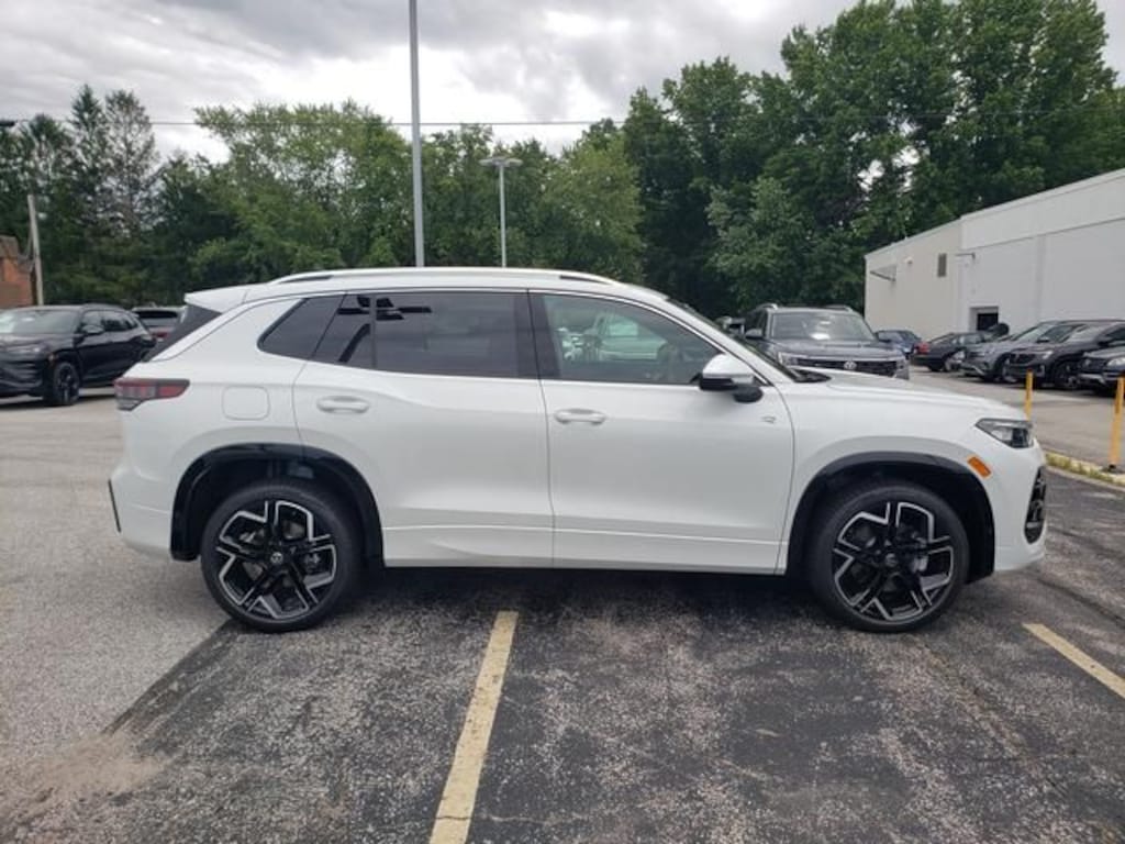 New 2026 Volkswagen Tiguan SEL R-Line Turbo SUV