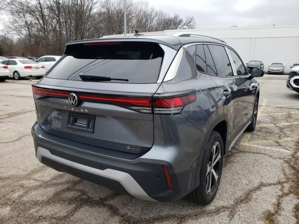 New 2026 Volkswagen Tiguan 2.0T SE SUV