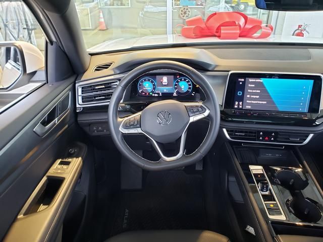 2025 Volkswagen Atlas Cross Sport SE w/Tech - Photo 9