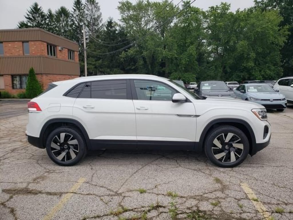 New 2026 Volkswagen Atlas Cross Sport SE w/Technology SUV