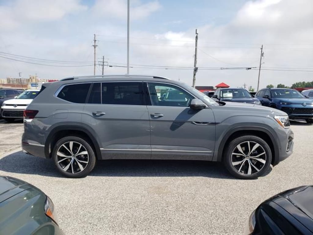 New 2026 Volkswagen Atlas 2.0T SEL Premium R-Line SUV