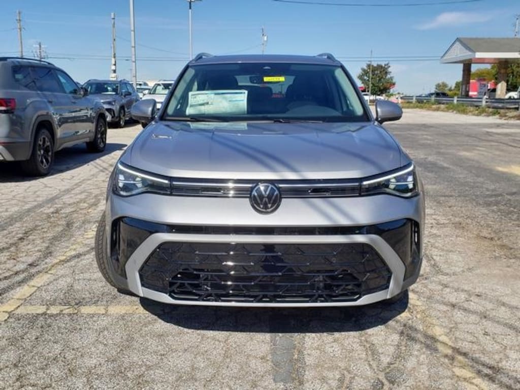 New 2025 Volkswagen Taos 1.5T SEL SUV