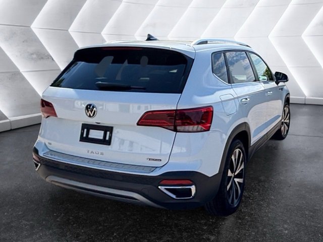 2023 Volkswagen Taos SE photo 4