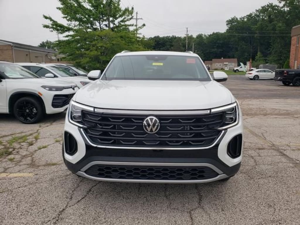 New 2026 Volkswagen Atlas Cross Sport SE w/Technology SUV
