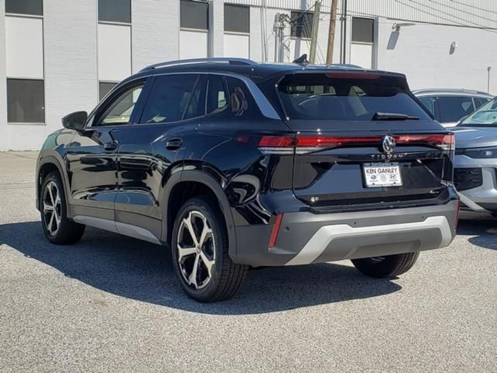 New 2026 Volkswagen Tiguan SE SUV