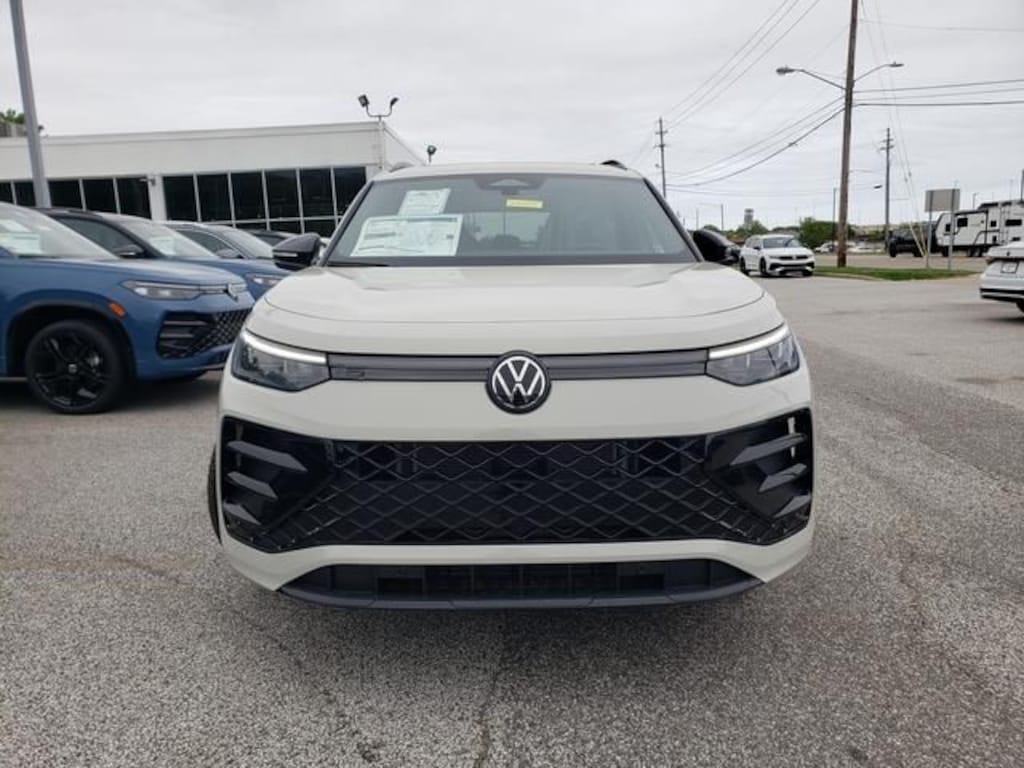 New 2026 Volkswagen Tiguan 2.0T SE R-Line Black SUV