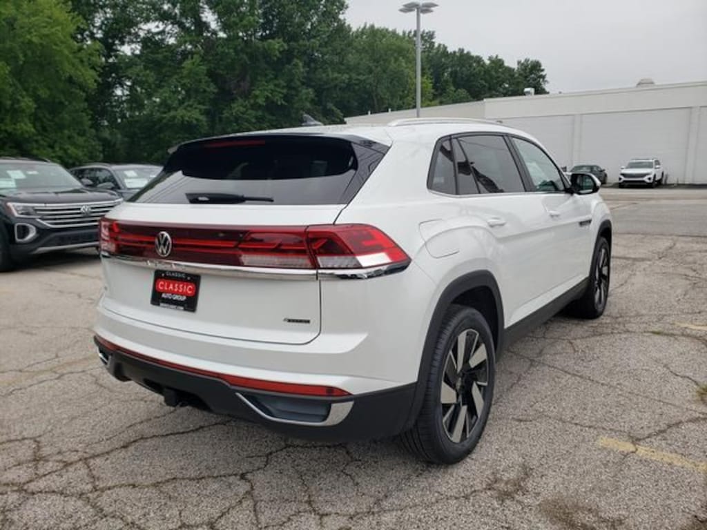 New 2026 Volkswagen Atlas Cross Sport SE w/Technology SUV
