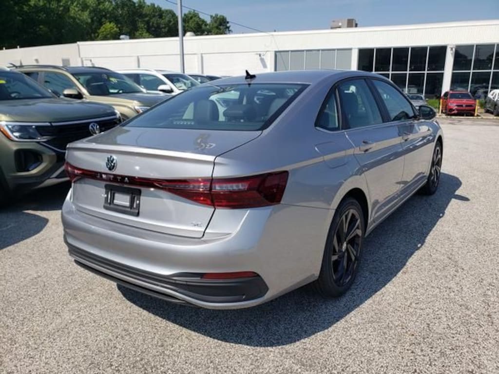 New 2026 Volkswagen Jetta 1.5T SE Sedan