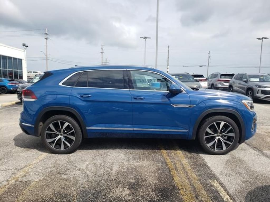 New 2026 Volkswagen Atlas Cross Sport 2.0T SEL Premium R-Line SUV