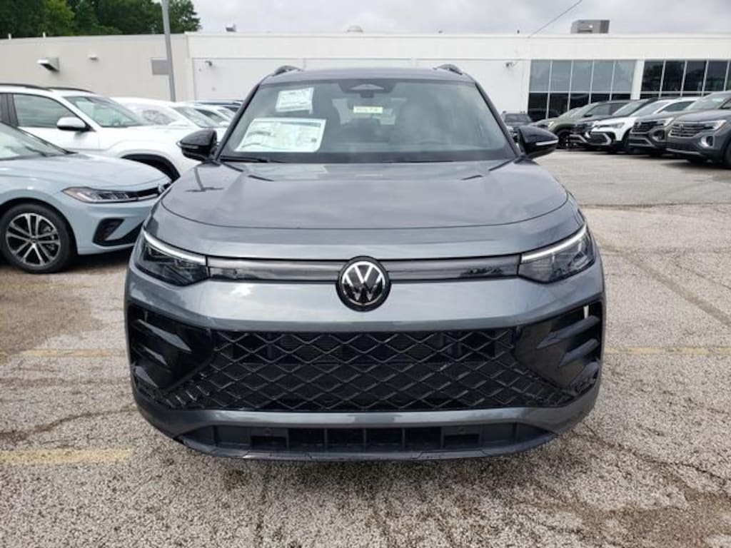 New 2026 Volkswagen Tiguan SE R-Line Black SUV