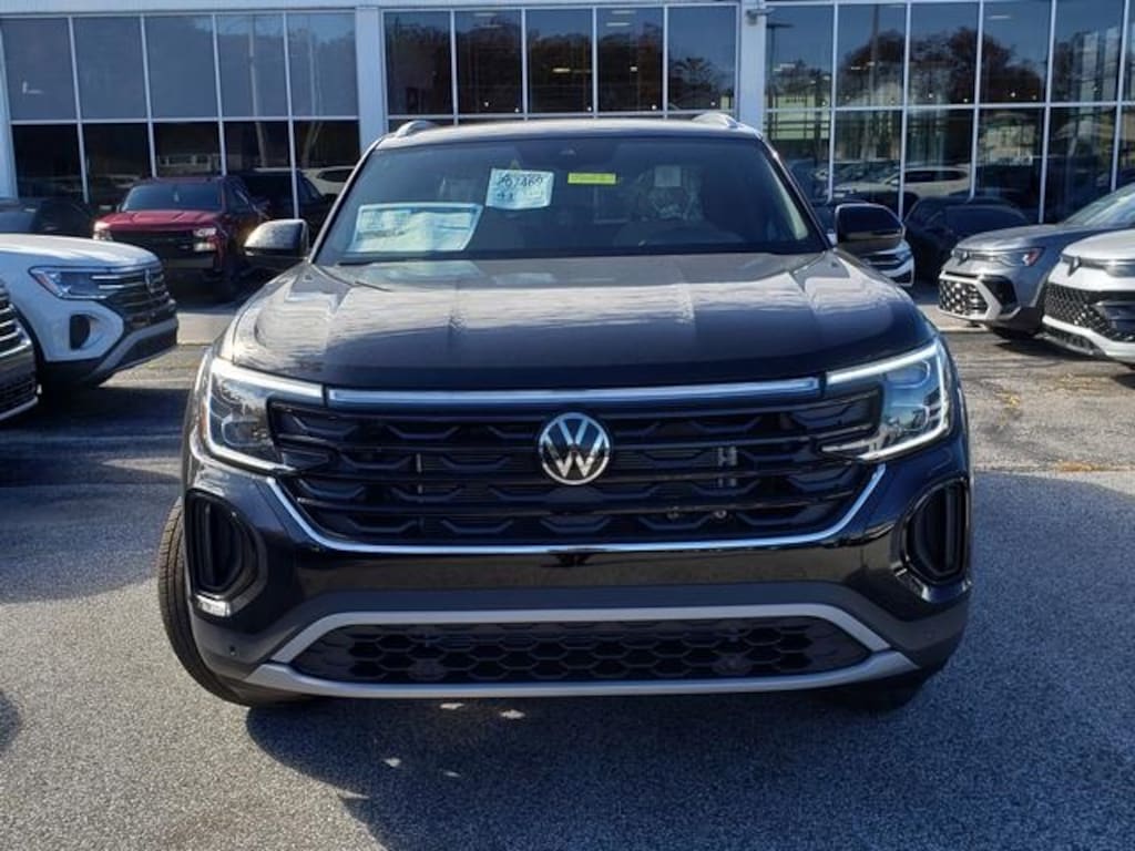 New 2026 Volkswagen Atlas Cross Sport 2.0T SE w/Technology SUV