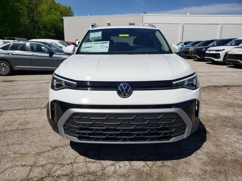 New 2026 Volkswagen Taos 1.5T SE SUV