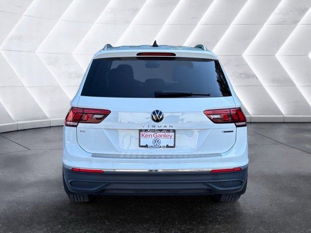 2022 Volkswagen Tiguan SE photo 3