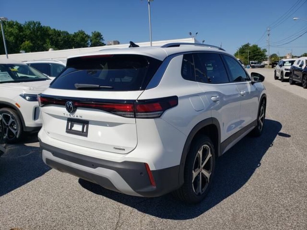 New 2026 Volkswagen Tiguan SE SUV